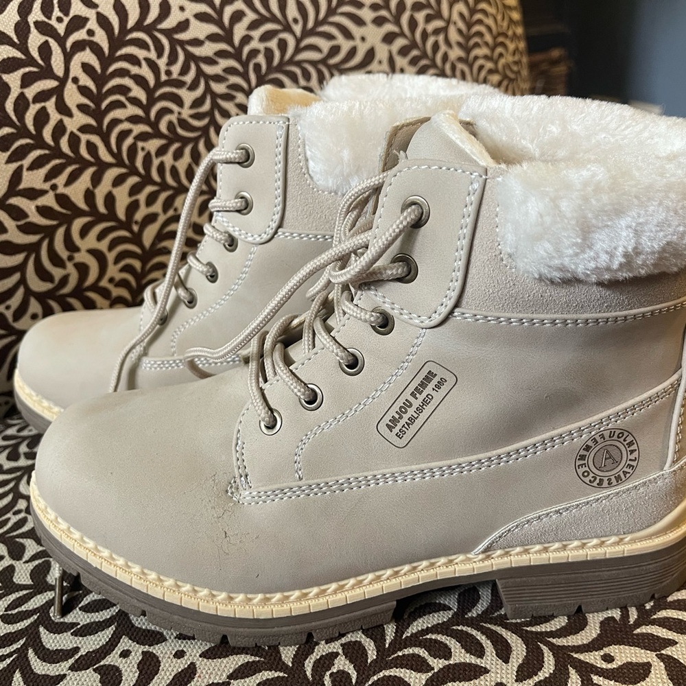 Brand new boots. Good for Fall/Winter